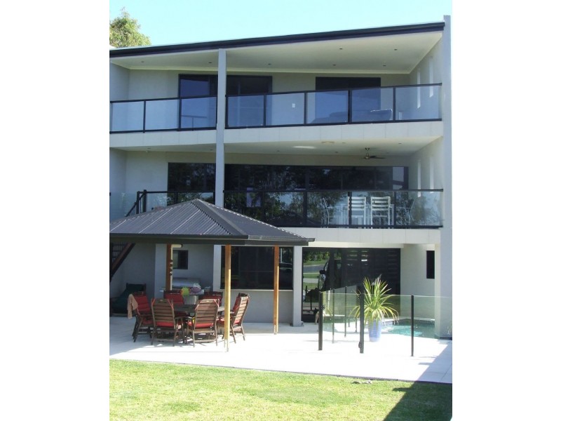 11 Pitt Street, Blacks Beach QLD 4740