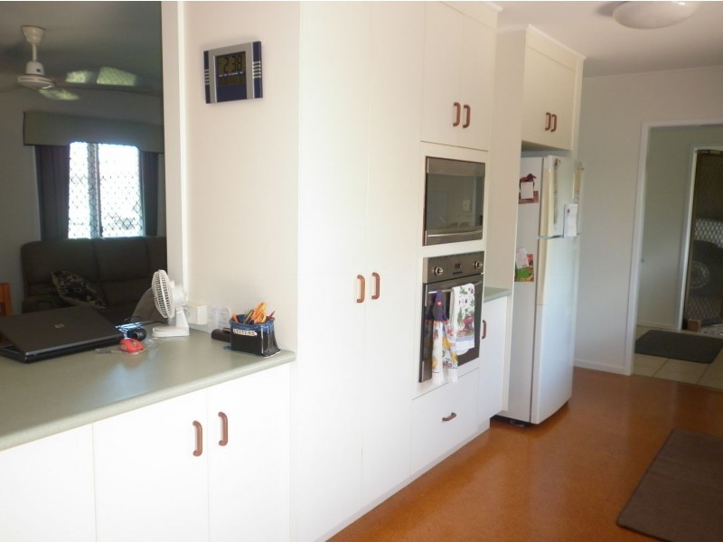 1 Barton Street, West Mackay QLD 4740