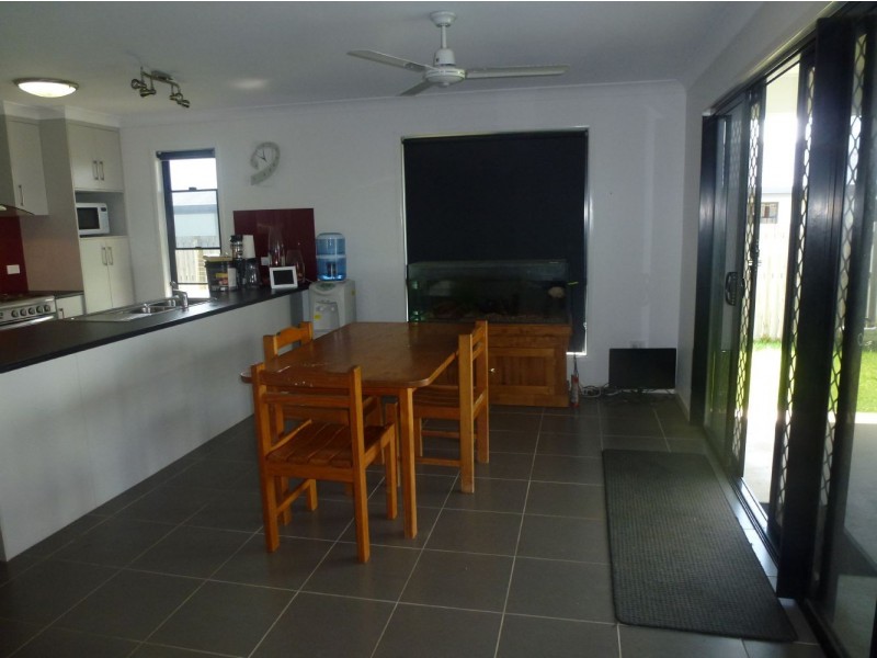 6 Montgomery Street, Rural View QLD 4740