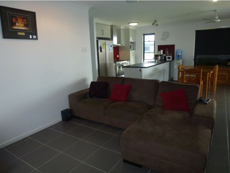 6 Montgomery Street, Rural View QLD 4740