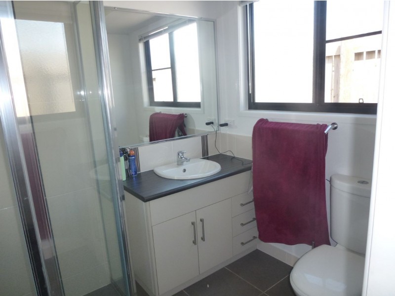 6 Montgomery Street, Rural View QLD 4740