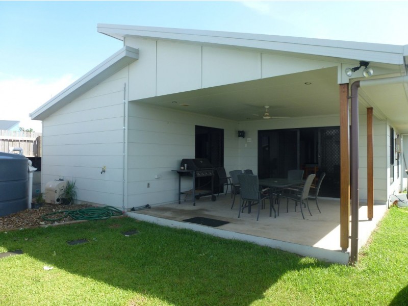 6 Montgomery Street, Rural View QLD 4740