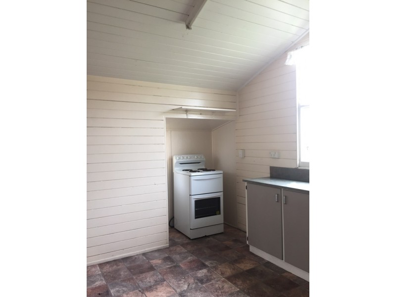 77 Wood Street, Mackay QLD 4740