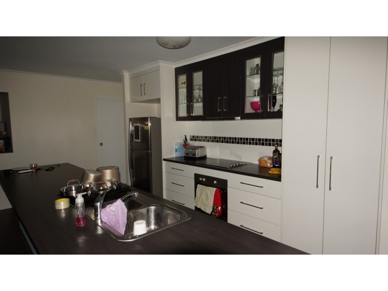 8 Sidon Court, Ooralea QLD 4740