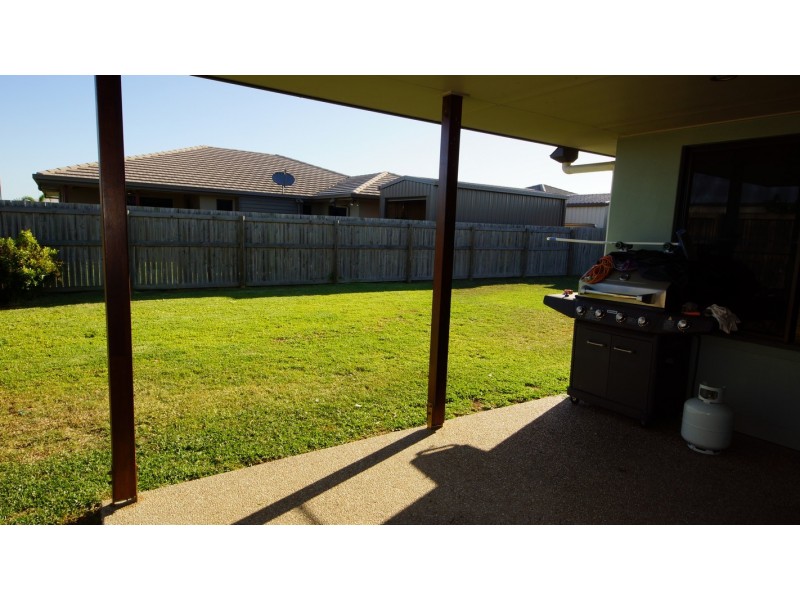 8 Sidon Court, Ooralea QLD 4740