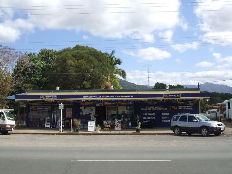13 Anzac Parade, Finch Hatton QLD 4756