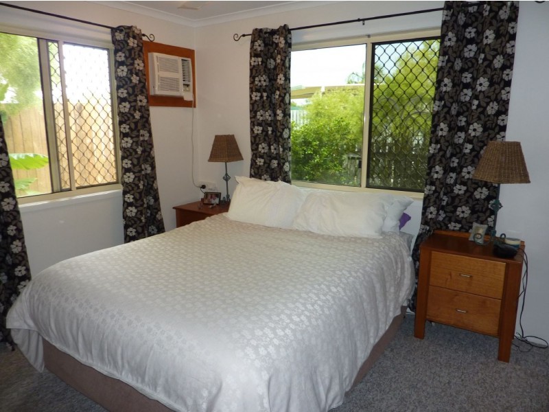 4/3 Ribbon Court, Glenella QLD 4740