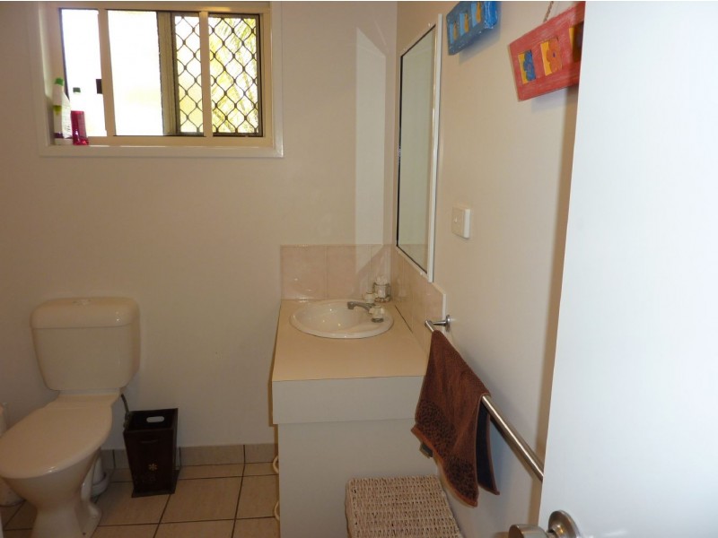 4/3 Ribbon Court, Glenella QLD 4740