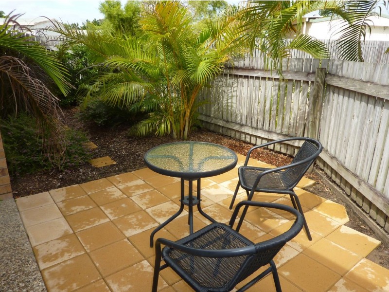 4/3 Ribbon Court, Glenella QLD 4740