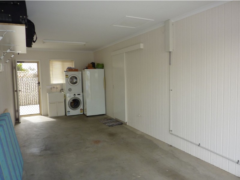 4/3 Ribbon Court, Glenella QLD 4740