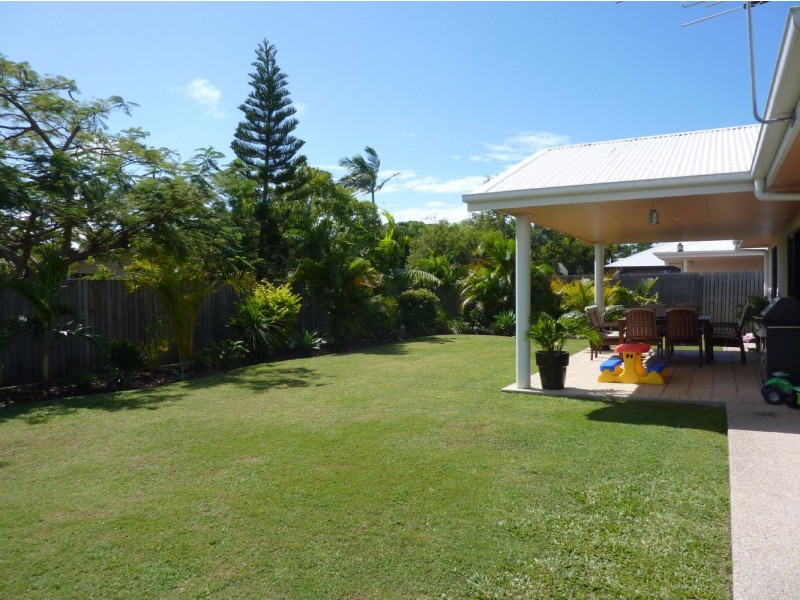 20 Eva Parade, Glenella QLD 4740