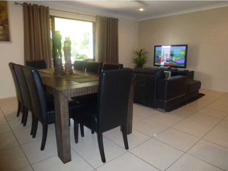 20 Eva Parade, Glenella QLD 4740