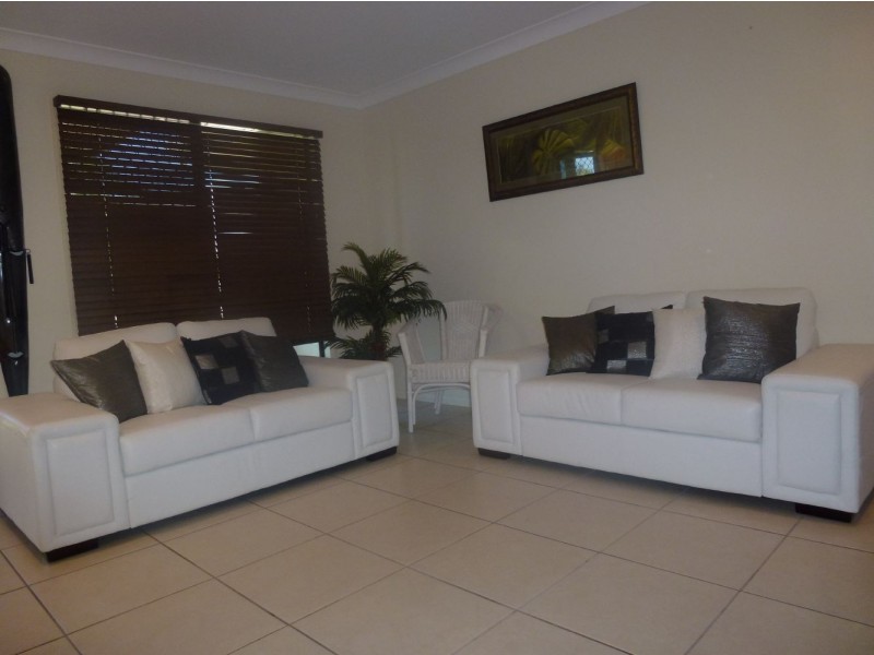 20 Eva Parade, Glenella QLD 4740