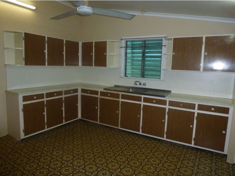 7 Youngs Lane, Walkerston QLD 4751