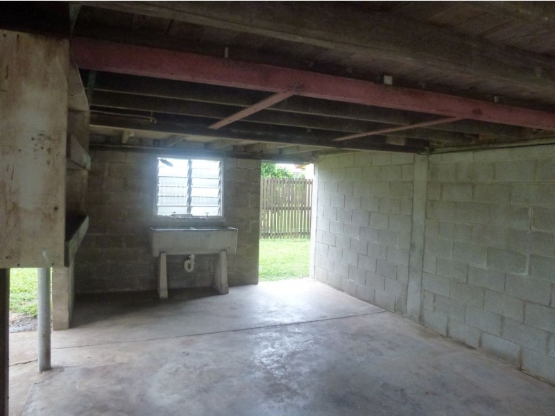 7 Youngs Lane, Walkerston QLD 4751