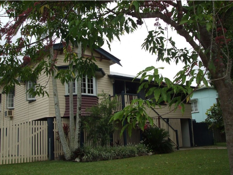 8 Fadden Street, Walkerston QLD 4751