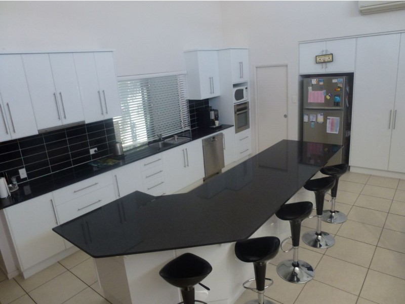 16 Gingham Street, Glenella QLD 4740