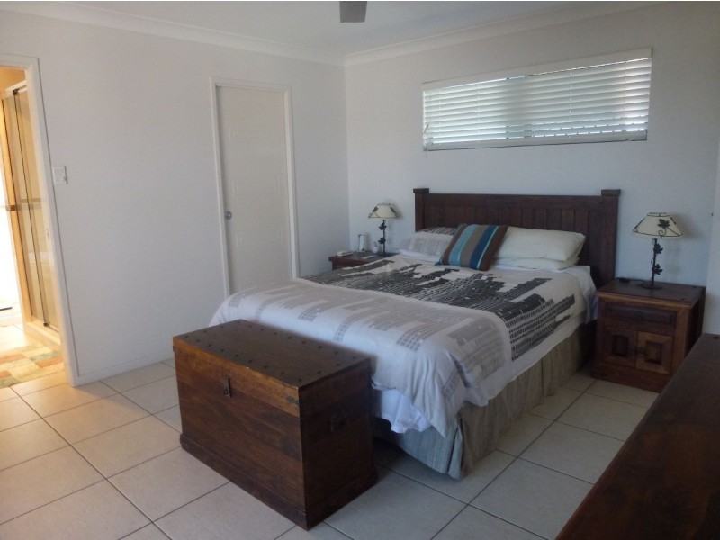 16 Gingham Street, Glenella QLD 4740