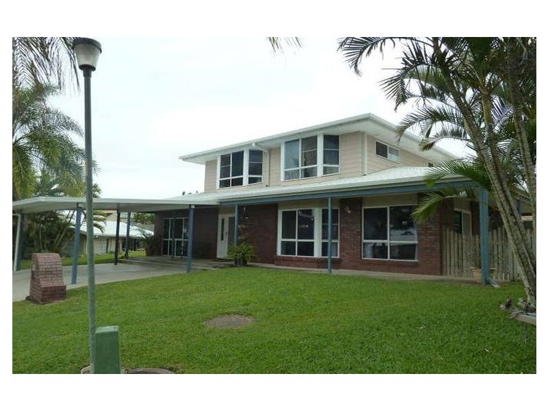 10 Denise Court, Beaconsfield QLD 4740