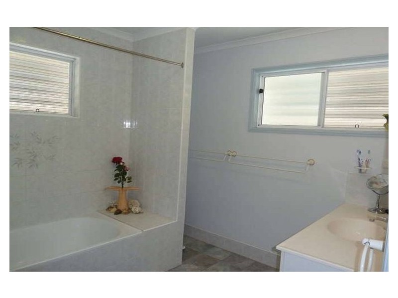 10 Denise Court, Beaconsfield QLD 4740