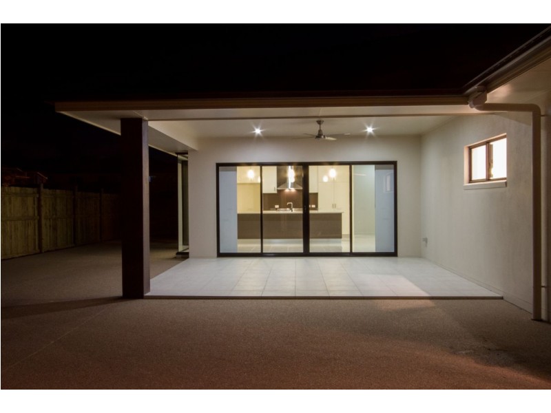 6 Yatay Street, Eimeo QLD 4740