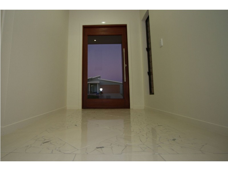 6 Yatay Street, Eimeo QLD 4740