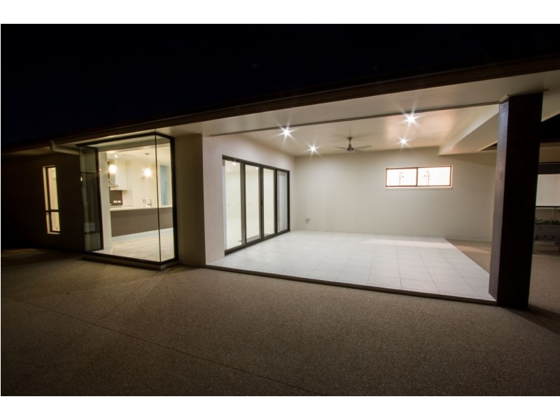 6 Yatay Street, Eimeo QLD 4740