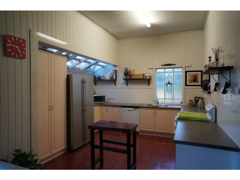 7 Venton Street, Sarina QLD 4737