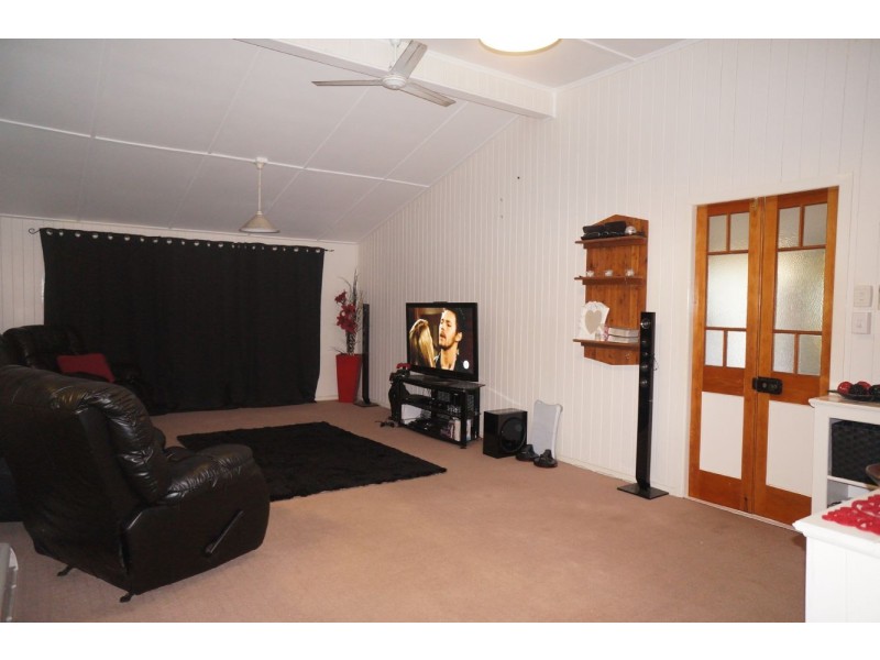 7 Venton Street, Sarina QLD 4737