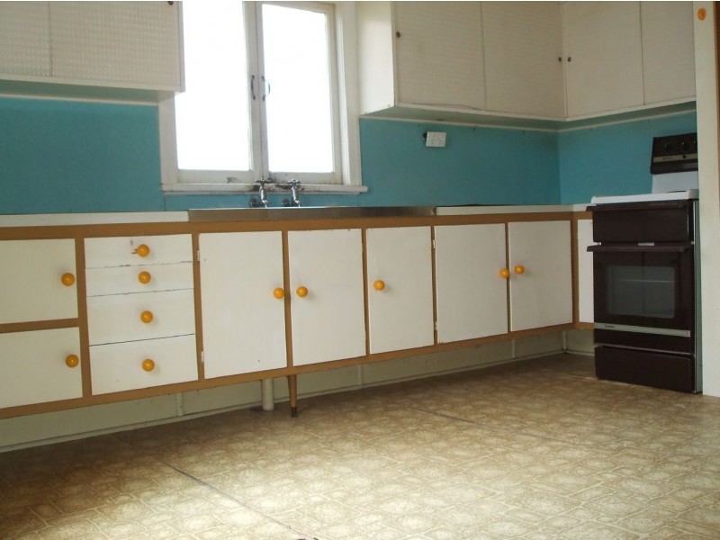 27 Bannister Street, Mackay QLD 4740