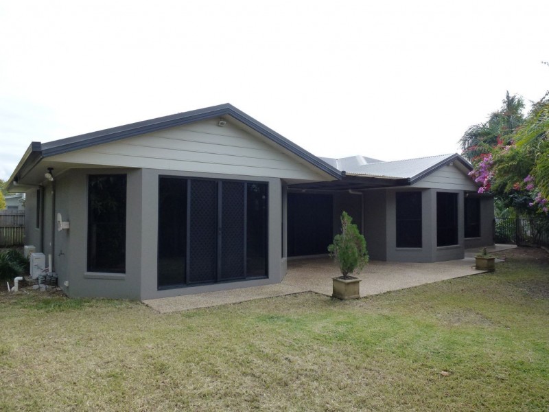 18 Friarbird Avenue, Blacks Beach QLD 4740