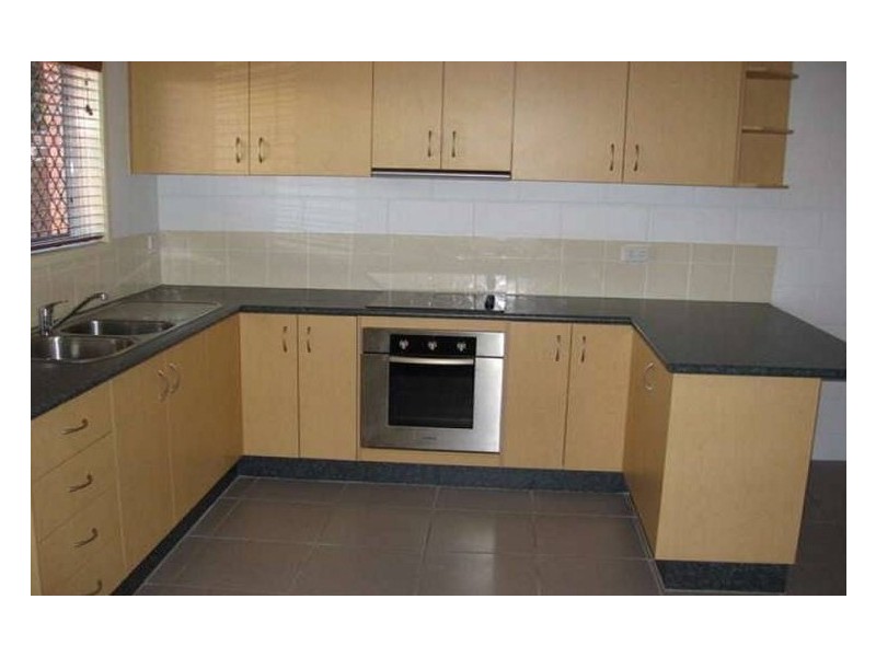 2/18 Meadow Street, North Mackay QLD 4740