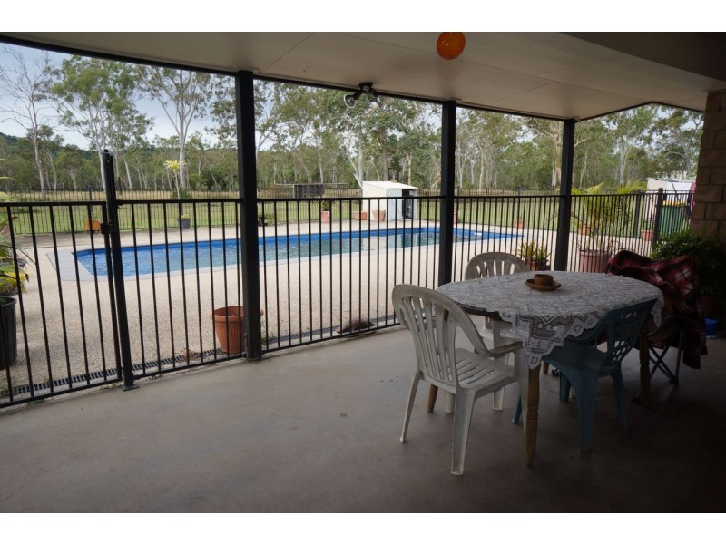 62 Cemetery Road, Sarina QLD 4737