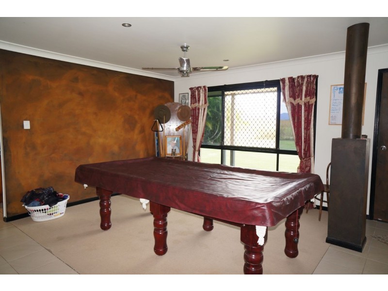 62 Cemetery Road, Sarina QLD 4737