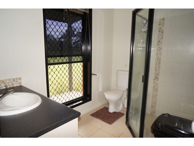 62 Cemetery Road, Sarina QLD 4737