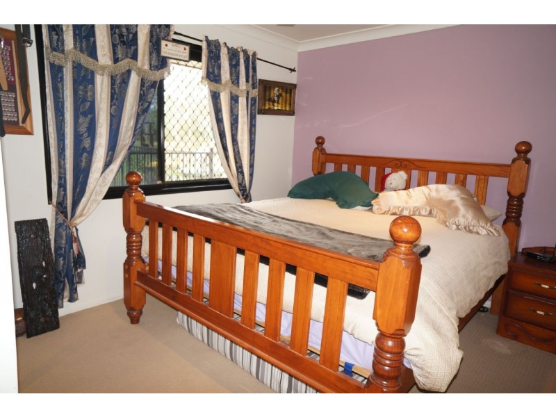 62 Cemetery Road, Sarina QLD 4737