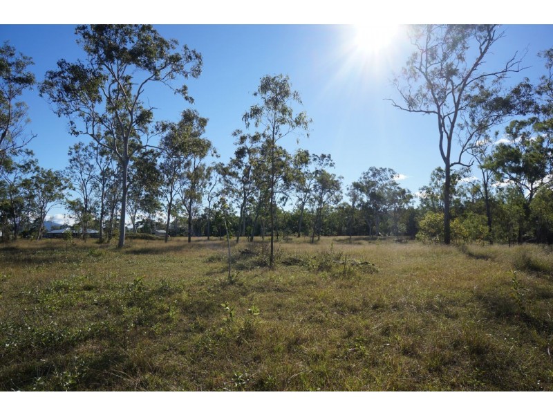 62 Cemetery Road, Sarina QLD 4737