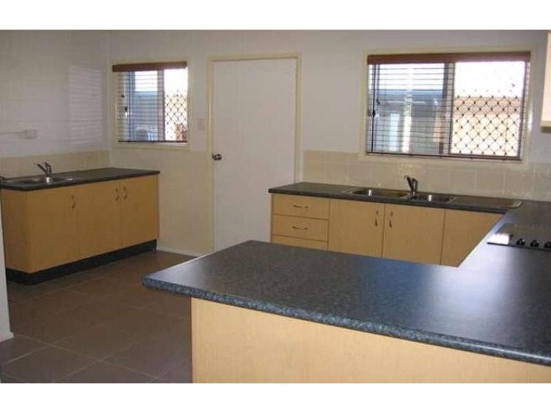 Unit 2/18 Meadow Street, North Mackay QLD 4740