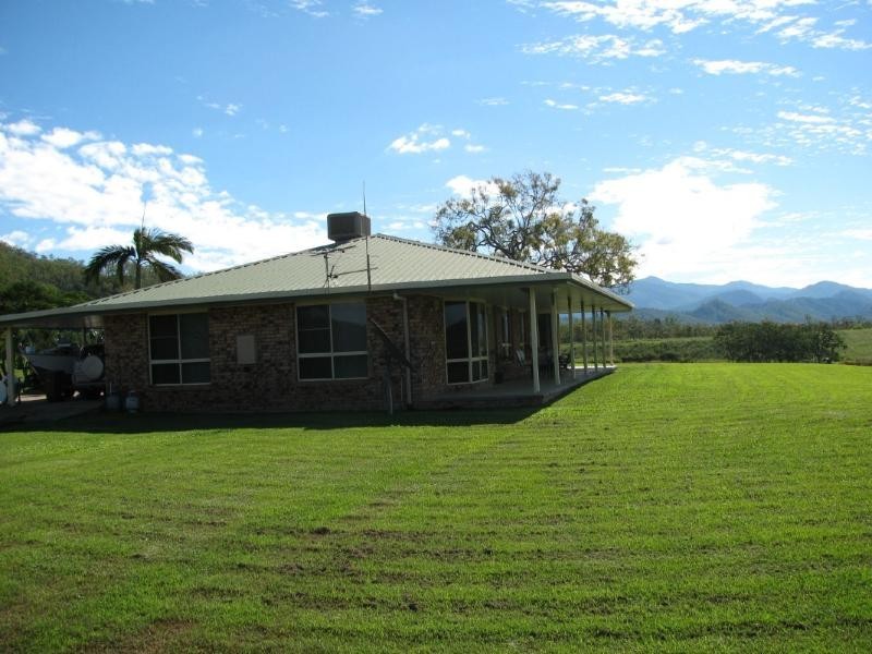 152 Woods Road, Dows Creek QLD 4754