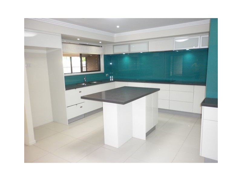 3 Winifred Crescent, Ooralea QLD 4740