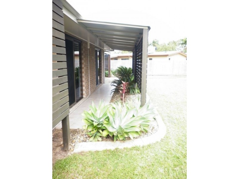 3 Winifred Crescent, Ooralea QLD 4740