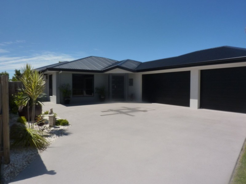 7 Friarbird Avenue, Blacks Beach QLD 4740