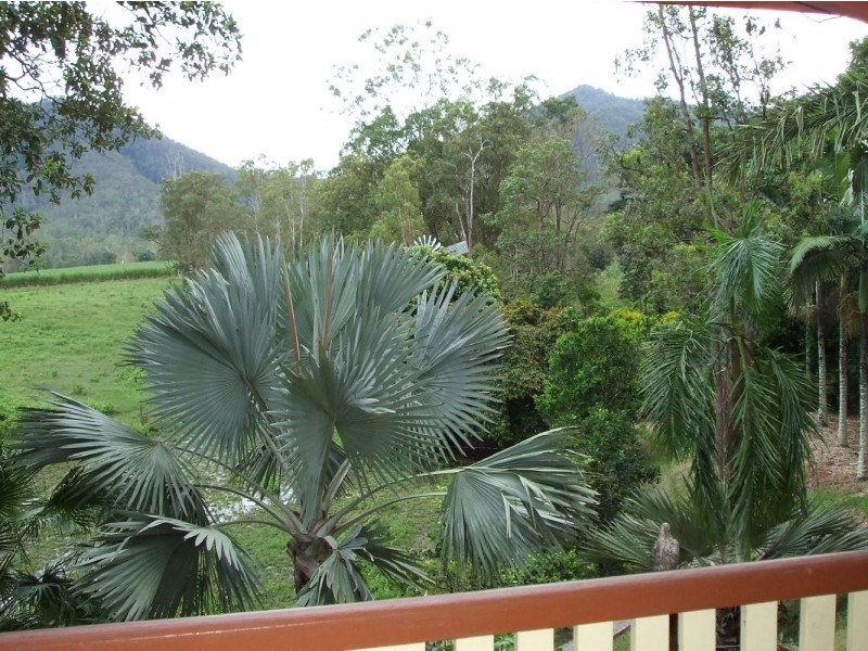 7 Matthew Street, Finch Hatton QLD 4756