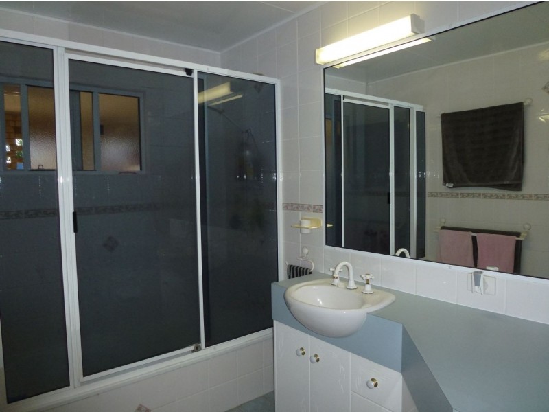 32 Lagoon Street, West Mackay QLD 4740