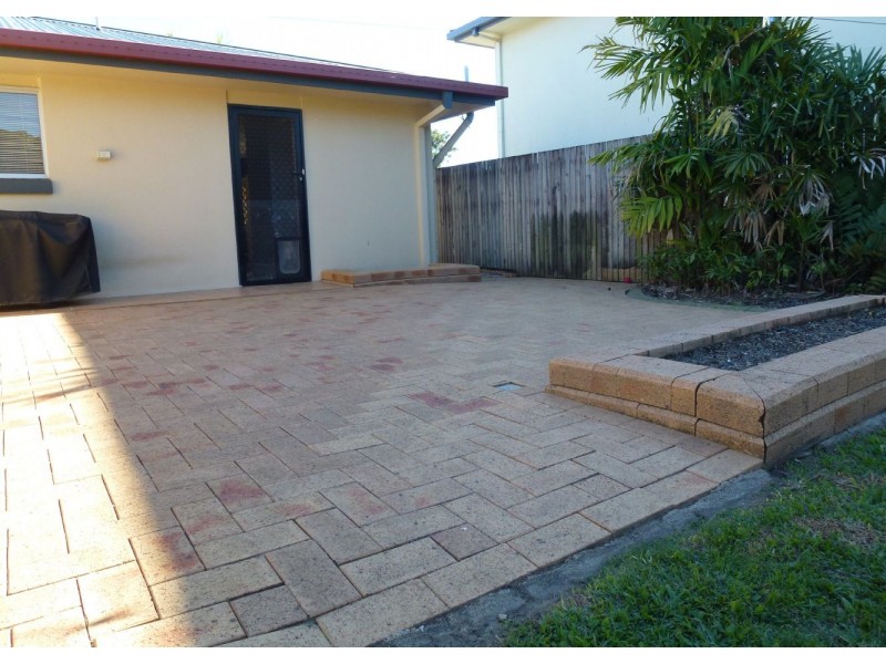32 Lagoon Street, West Mackay QLD 4740