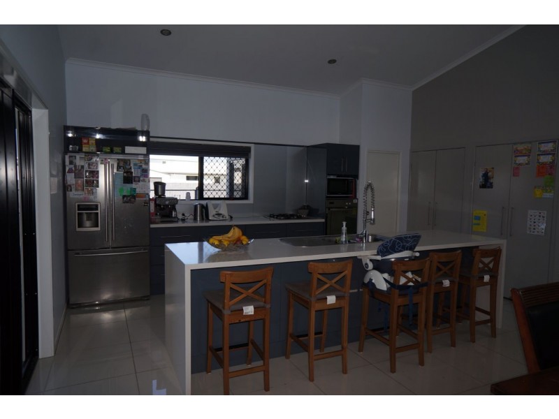 25 Kensington Court, Glenella QLD 4740