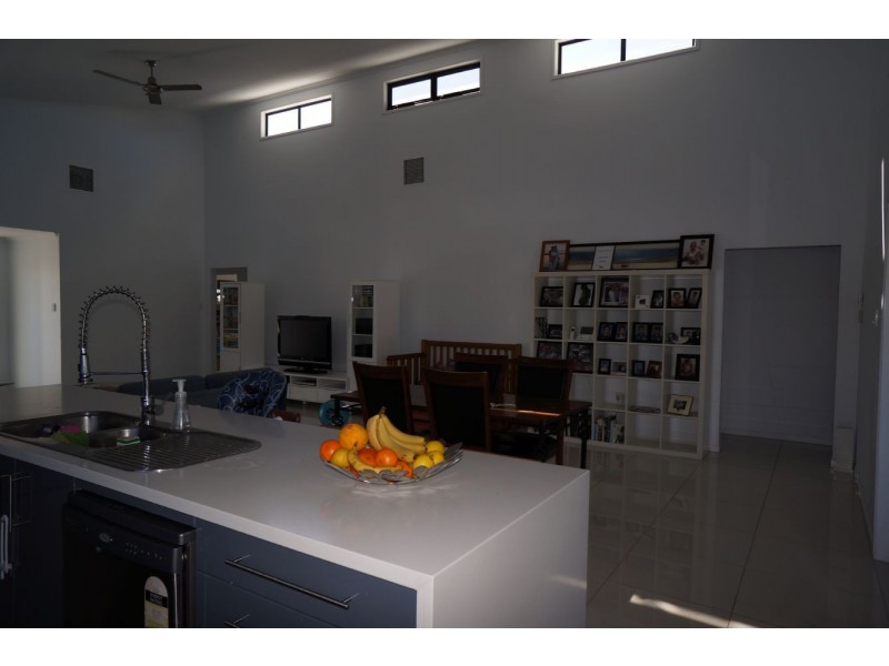 25 Kensington Court, Glenella QLD 4740