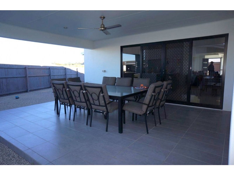 25 Kensington Court, Glenella QLD 4740