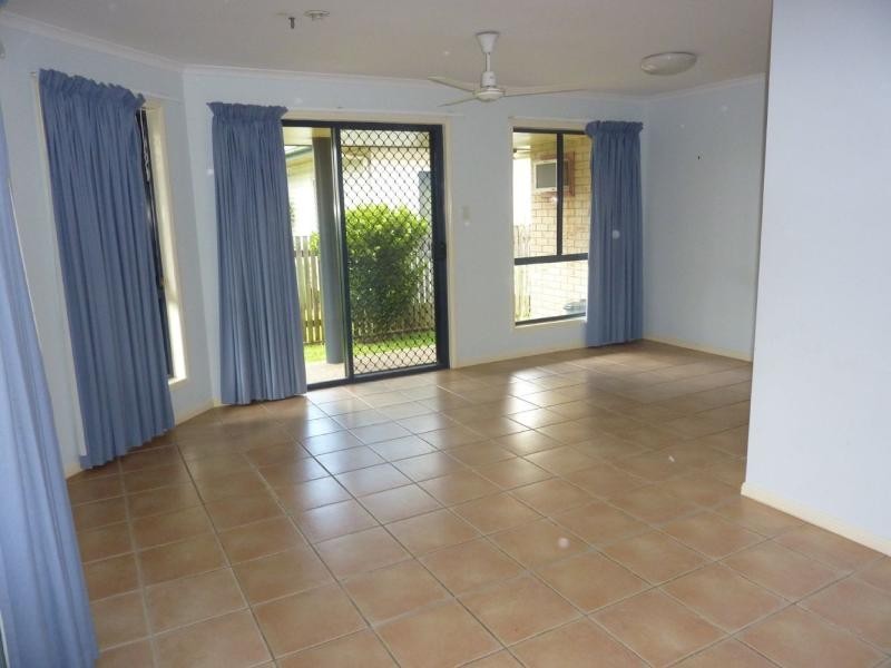 Unit 2/9 High Street, Walkerston QLD 4751
