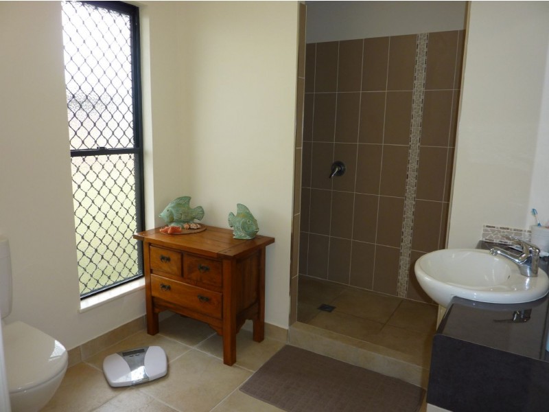 2 Collett Court, Marian QLD 4753